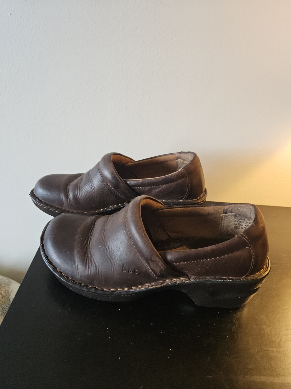 boc Women's Dark Brown Leather Slip-On Clogs